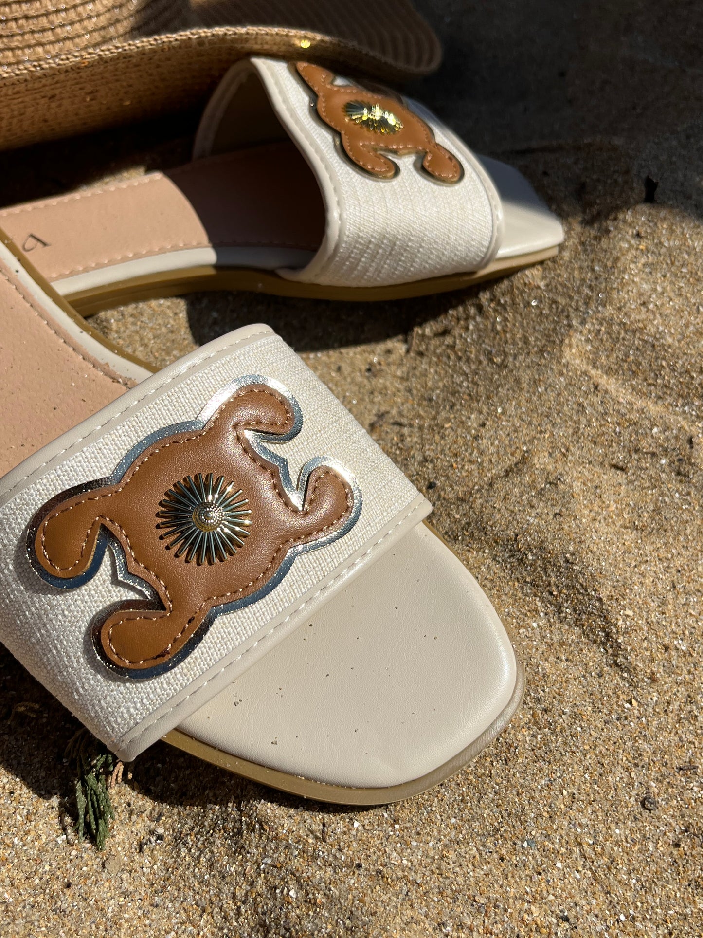Claquettes Céline beige