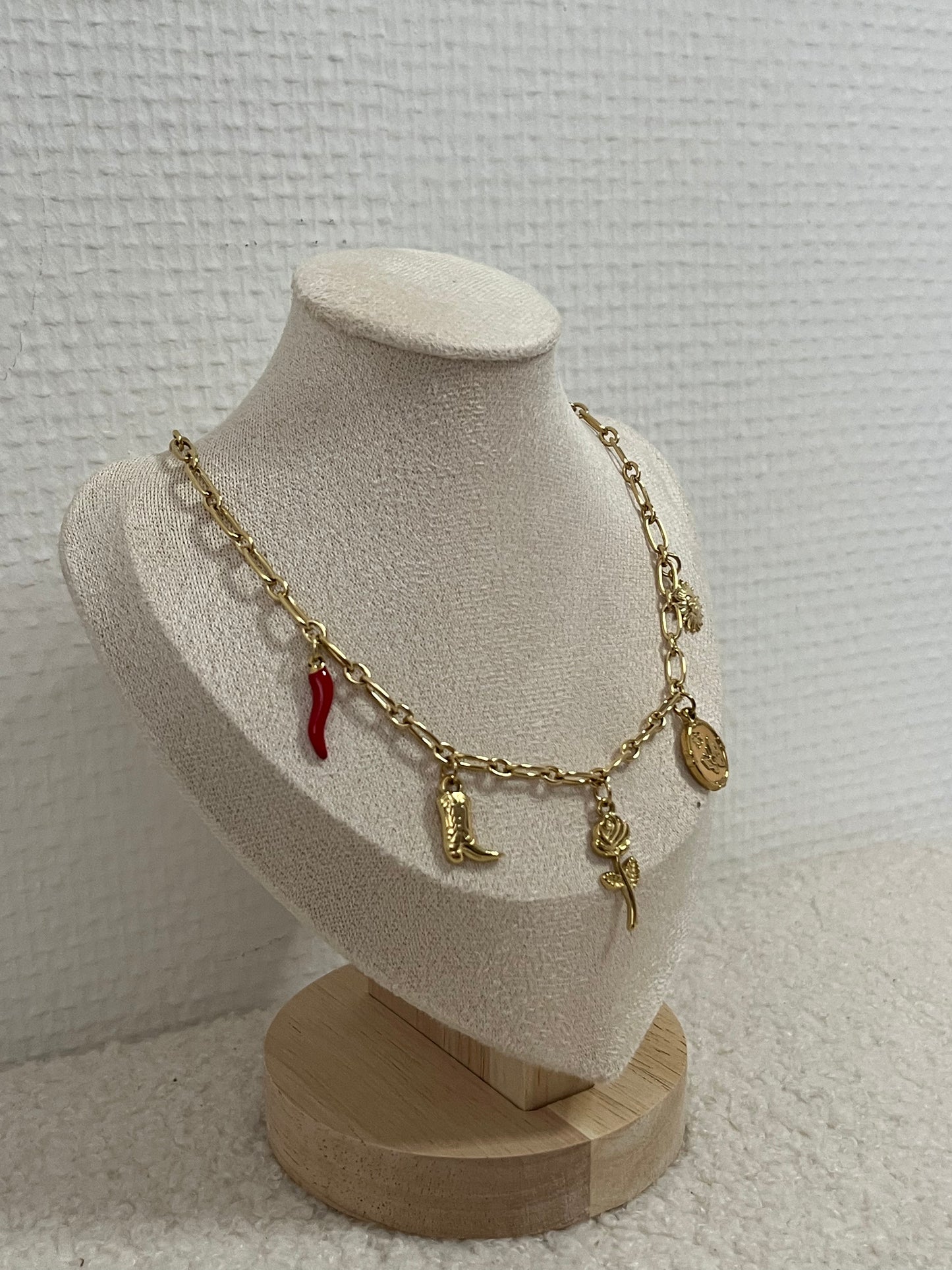 Collier Sarah